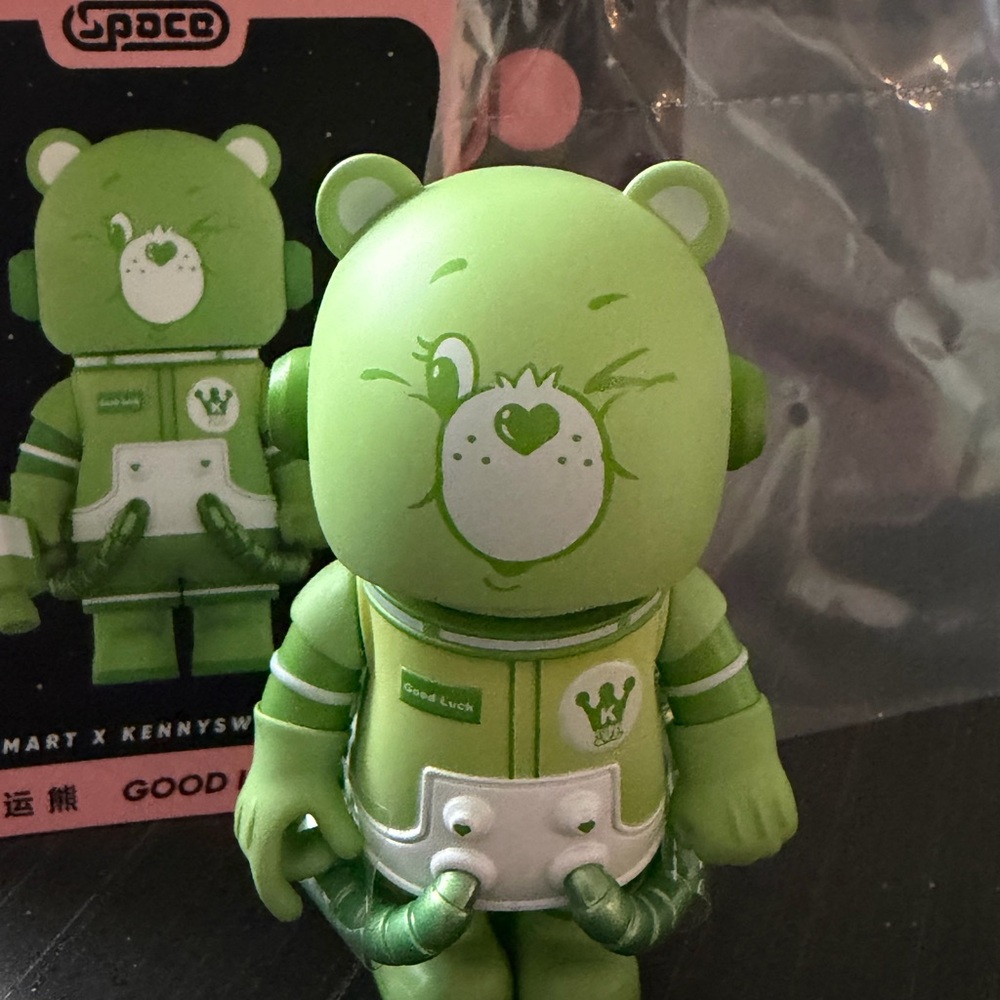 Space Molly “Good Luck Bear” Series 3 - Picture 2 of 3